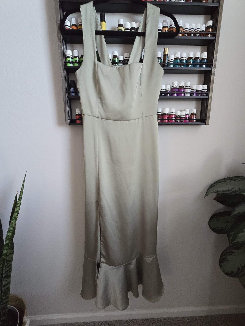 Show me Your MuMu Satin Sage Green Sleeveless Midi Dress Size Medium